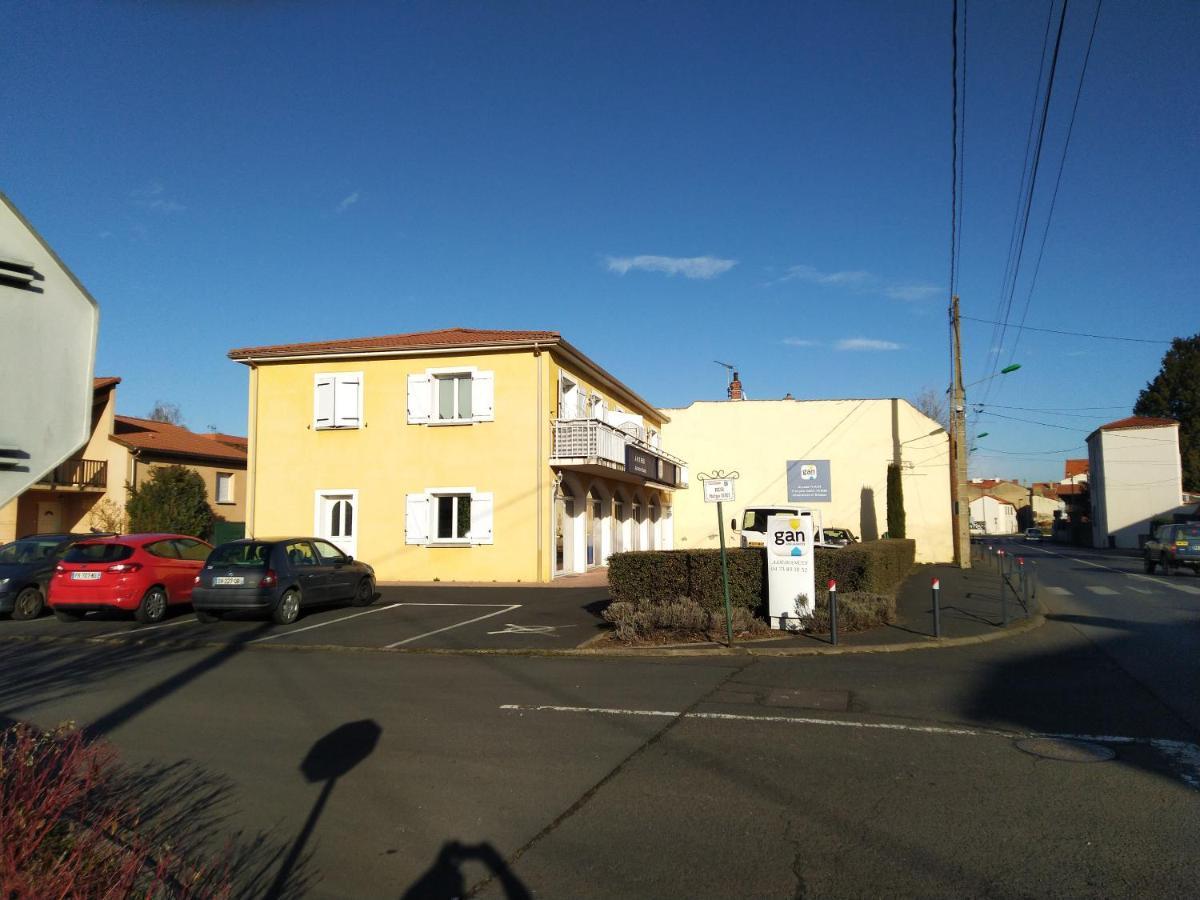 Logis Saint Austremoine Appartement Issoire Buitenkant foto